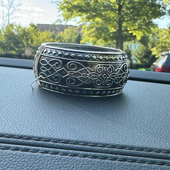 GAGET GIRL BRACELET GIFT FOR HER BRACELET - Picture 1 of 1